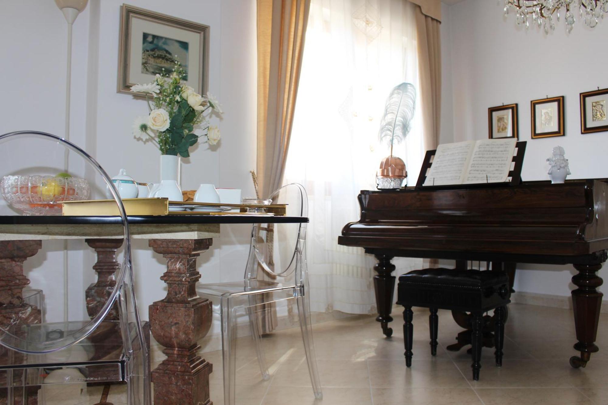 L'Attico Del Centro Bed & Breakfast Matera Bagian luar foto